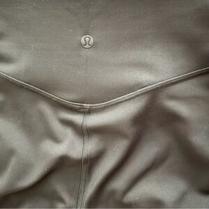 Lululemon Wunder Under Black Leggings - size 8 - 25” - excellent condition